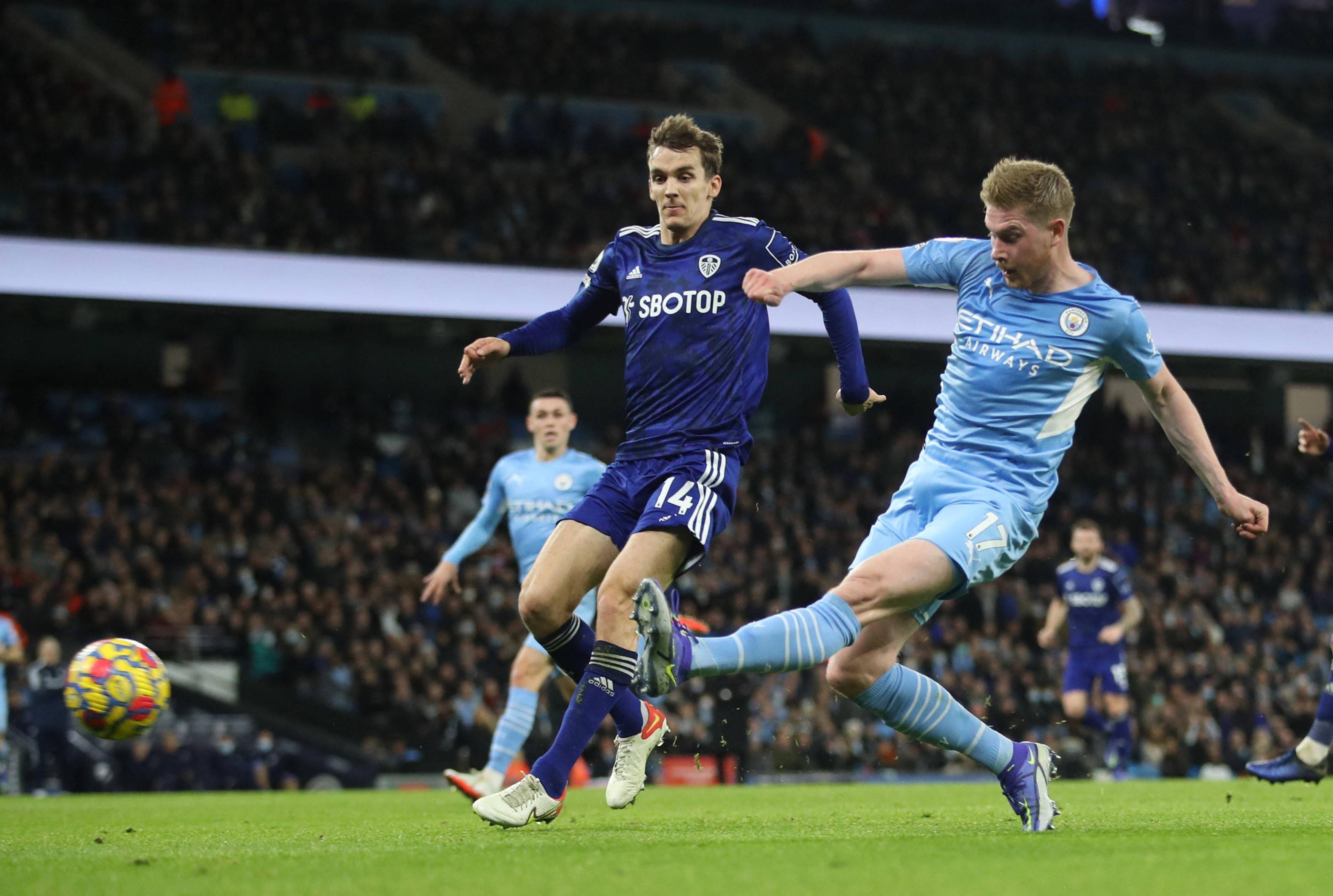 裁判在做决 裁判在做决